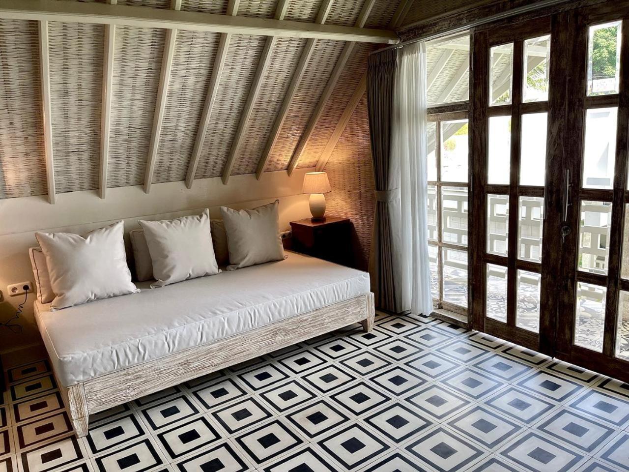 Dhauteya Villa Ambat Exteriör bild